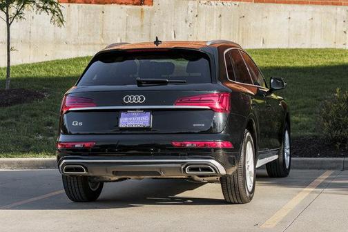 Mythos Black Metallic 2023 Audi Q5 45 S line Premium