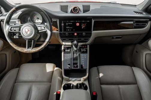 2022 Porsche Macan Base