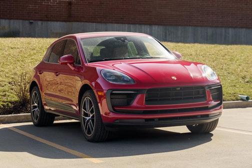 2022 Porsche Macan Base
