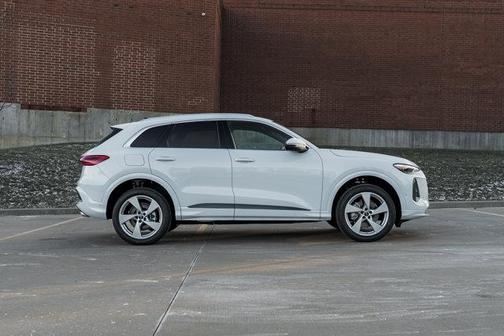 2025 Audi Q5 Premium Plus TFSI quattro S tronic