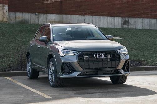 2025 Audi Q3 Premium 45 TFSI S line quattro Tiptronic