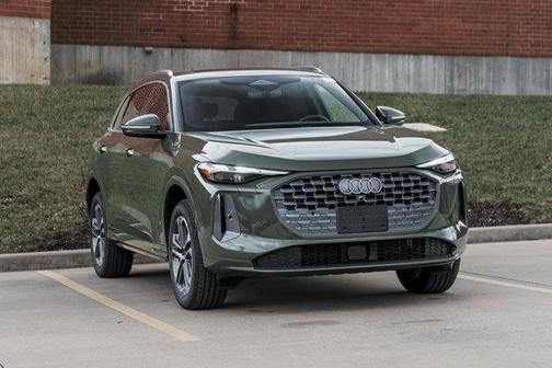 2025 Audi Q5 Premium TFSI quattro S tronic