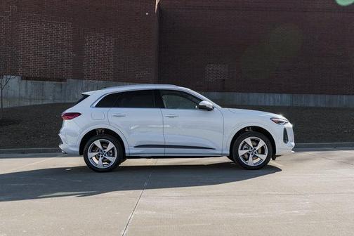 2025 Audi Q5 Premium Plus TFSI quattro S tronic