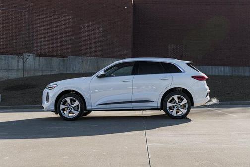 2025 Audi Q5 Premium Plus TFSI quattro S tronic