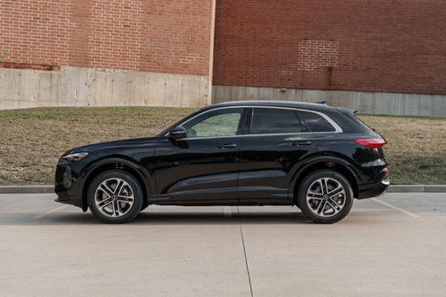 2025 Audi Q5 Premium