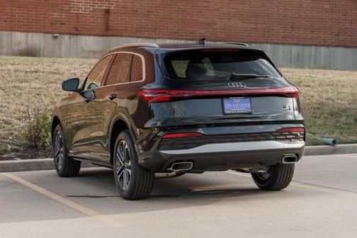 2025 Audi Q5 Premium