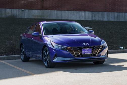 2023 Hyundai ELANTRA Limited
