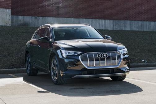 2023 Audi e-tron Premium Plus quattro