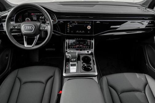 2025 Audi Q7 55 Premium Plus