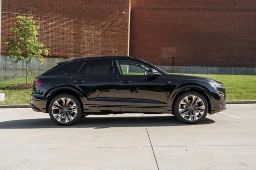 Mythos Black Metallic 2026 Audi Q8 55 Prestige