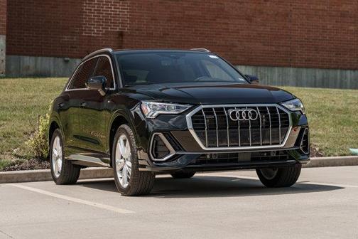 2024 Audi Q3 45 S line Premium Plus