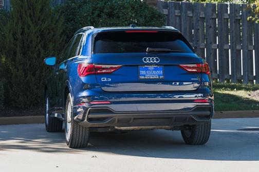 Navarra Blue Metallic 2023 Audi Q3 45 S line Premium Plus