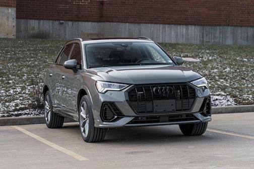 2022 Audi Q3 45 S line Premium Plus
