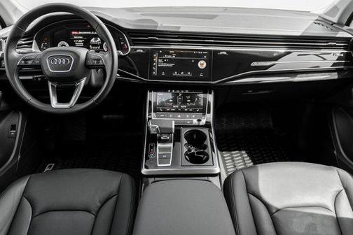 2023 Audi Q7 55 Premium Plus