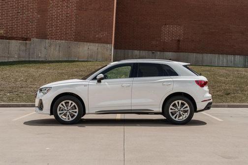2025 Audi Q3 Premium 45 TFSI S line quattro Tiptronic
