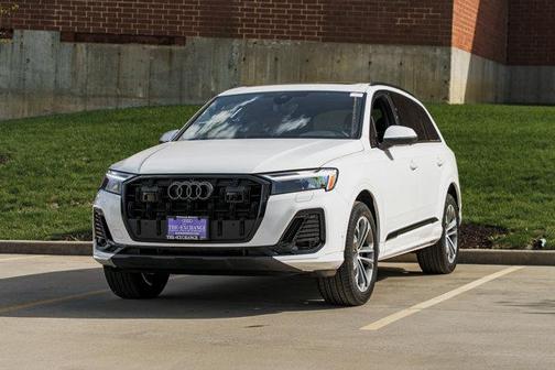 2026 Audi Q7 45 Premium Plus