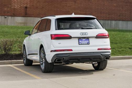 2026 Audi Q7 45 Premium Plus