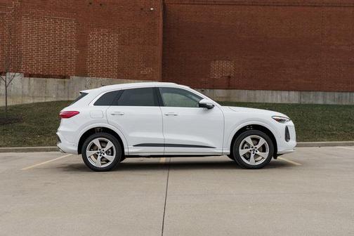 2025 Audi Q5 Premium Plus TFSI quattro S tronic