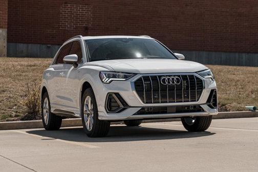 2025 Audi Q3 45 S line Premium Plus