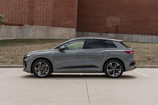 2024 Audi Q4 e-tron Premium Plus 55 quattro
