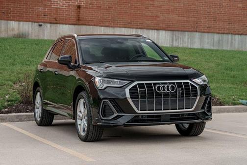 2024 Audi Q3 45 S line Premium Plus