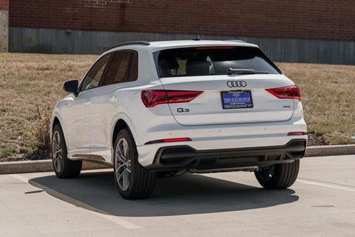 2025 Audi Q3 Premium 45 TFSI S line quattro Tiptronic
