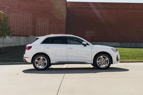 2024 Audi Q3 45 S line Premium Plus