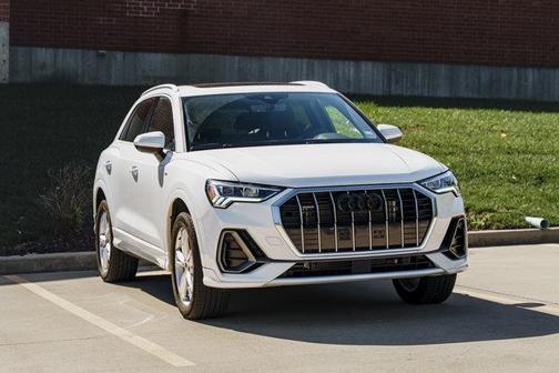 2024 Audi Q3 45 S line Premium Plus