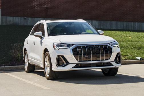 2024 Audi Q3 45 S line Premium Plus