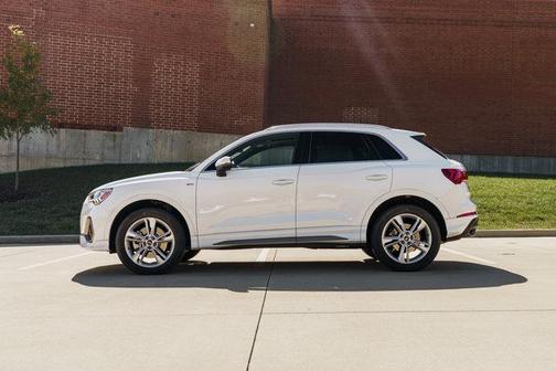 2024 Audi Q3 45 S line Premium Plus