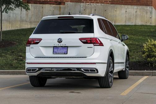 Oryx White Pearl 2022 Volkswagen Tiguan 2.0T SEL R-Line 4MOTION