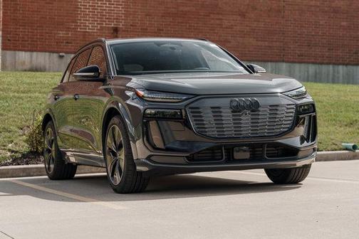 2025 Audi SQ6 e-tron Prestige quattro