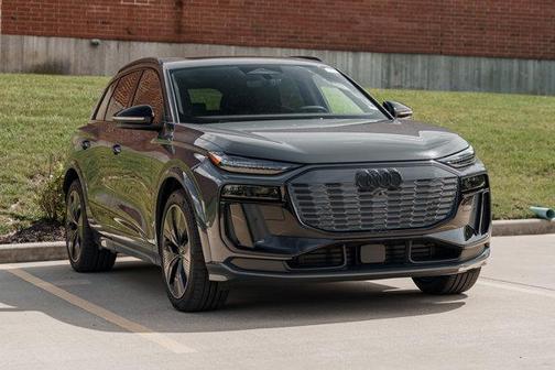 2025 Audi SQ6 e-tron Prestige quattro