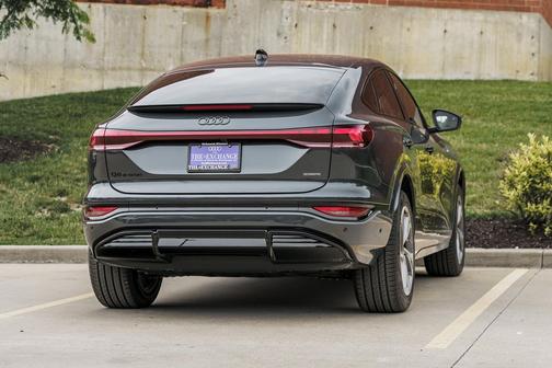 Manhattan Gray Metallic 2027 Audi Q6 e-tron Sportback Premium Plus