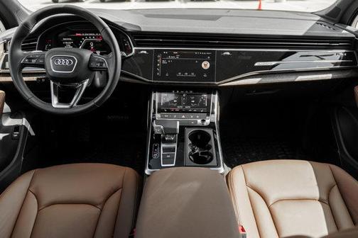 2025 Audi Q7 45 Premium Plus