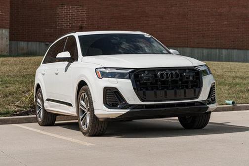 2025 Audi Q7 45 Premium Plus