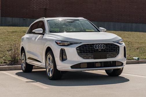2025 Audi Q5 Premium Plus