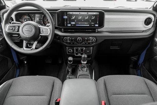 2024 Jeep Wrangler 4-Door Sahara 4x4