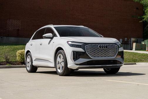 2024 Audi Q4 e-tron Premium Plus