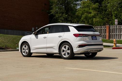 2024 Audi Q4 e-tron Premium Plus