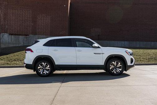 2024 Volkswagen Atlas Cross Sport 2.0T SE