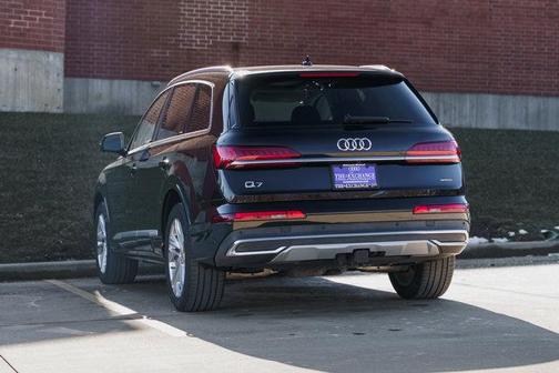 2023 Audi Q7 55 Premium Plus