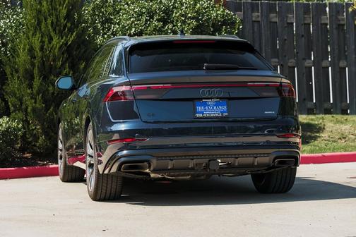 Waitomo Blue Metallic 2026 Audi Q8 55 Premium Plus