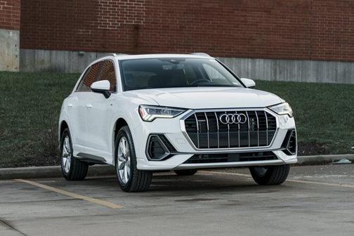 2025 Audi Q3 Premium 45 TFSI S line quattro Tiptronic