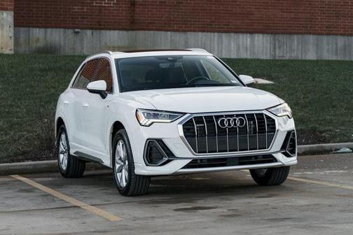 2025 Audi Q3 Premium 45 TFSI S line quattro Tiptronic