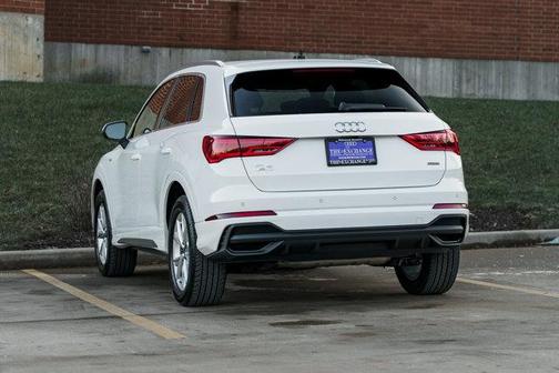 2025 Audi Q3 Premium 45 TFSI S line quattro Tiptronic