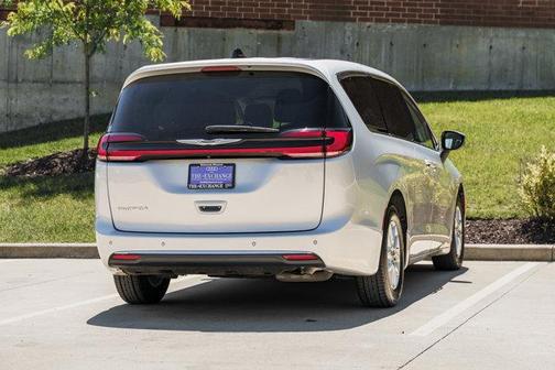 Silver Mist Clearcoat 2023 Chrysler Pacifica Touring L