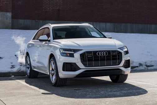 2023 Audi Q8 55 Premium