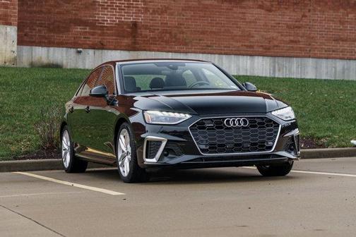 2023 Audi A4 45 S line Premium Plus