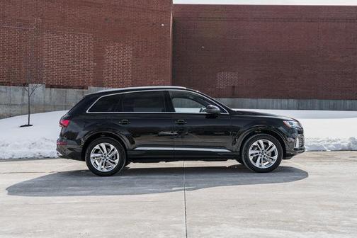 2023 Audi Q7 45 Premium